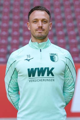 Physiotherapeut Tim Gulde; FC Augsburg 1907 1. BL, Porträttermin 2026 2027, Spielerporträts Augsburg Bayern Deutschland *** Physical Therapist Tim Gulde, FC Augsburg 1907 (1. Bundesliga), Photo Shoot 2026–2027, Player Profiles: Augsburg, Bavaria, Germany Copyright: ximago kolbert-press ChristianxKolbertx