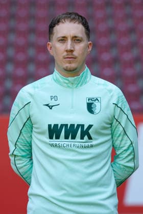 Teammanager Philipp Dolla; FC Augsburg 1907 1. BL, Porträttermin 2026 2027, Spielerporträts Augsburg Bayern Deutschland *** Team Manager Philipp Dolla, FC Augsburg 1907, Bundesliga 1, Photo Shoot 2026–2027, Player Profiles: Augsburg, Bavaria, Germany Copyright: ximago kolbert-press ChristianxKolbertx