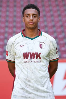 Sima Suso FC Augsburg 1907 1. BL, Porträttermin 2026 2027, Spielerporträts Augsburg Bayern Deutschland *** Sima Suso, FC Augsburg 1907, Bundesliga 1, Photo Shoot 2026–2027, Player Portraits: Augsburg, Bavaria, Germany Copyright: ximago kolbert-press ChristianxKolbertx