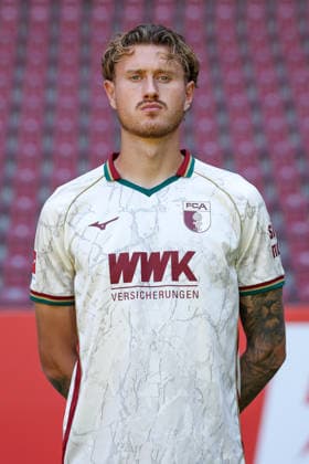 Calvin Brackelmann; FC Augsburg 1907 1. BL, Porträttermin 2026 2027, Spielerporträts Augsburg Bayern Deutschland *** Calvin Brackelmann, FC Augsburg 1907, Bundesliga 1, Photo Shoot 2026–2027, Player Portraits: Augsburg, Bavaria, Germany Copyright: ximago kolbert-press ChristianxKolbertx