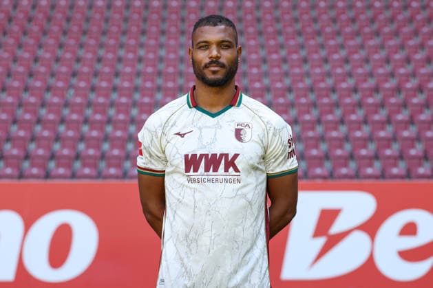 Steve Mounie; FC Augsburg 1907 1. BL, Porträttermin 2026 2027, Spielerporträts Augsburg Bayern Deutschland *** Steve Mounie, FC Augsburg 1907, Bundesliga 1, Photo Shoot 2026–2027, Player Portraits: Augsburg, Bavaria, Germany Copyright: ximago kolbert-press ChristianxKolbertx