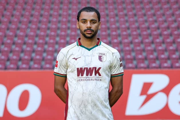 Alexis Claude-Maurice; FC Augsburg 1907 1. BL, Porträttermin 2026 2027, Spielerporträts Augsburg Bayern Deutschland *** Alexis Claude Maurice FC Augsburg 1907 1. Bundesliga, Photo Shoot 2026–2027, Player Portraits: Augsburg, Bavaria, Germany Copyright: ximago kolbert-press ChristianxKolbertx