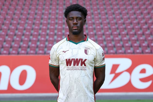 Nathanaael Mbuku; FC Augsburg 1907 1. BL, Porträttermin 2026 2027, Spielerporträts Augsburg Bayern Deutschland *** Nathanaael Mbuku, FC Augsburg 1907, Bundesliga 1, Photo Shoot 2026–2027, Player Portraits: Augsburg, Bavaria, Germany Copyright: ximago kolbert-press ChristianxKolbertx