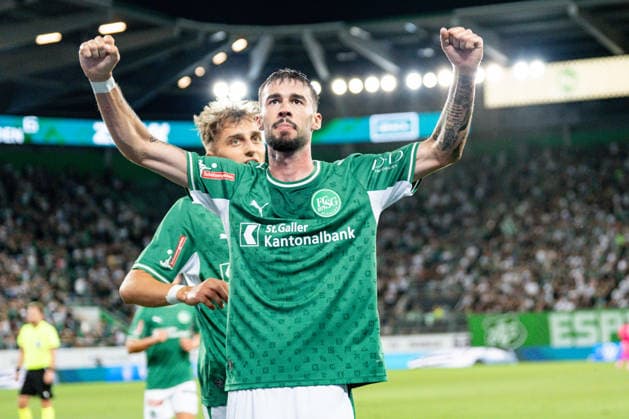 Fussball, UEFA Conference League Qualifikation: FC St. Gallen 1879 vs. FC Sheriff Tiraspol - Donnerstag, 13.08.2026 (Berit Sitterstadion, St. Gallen, Schweiz); Mihailo Stevanovic (64, FC St. Gallen) jubelt zum 5:1, Tor, Torjubel *** Soccer, UEFA Conference League Qualifying Round: FC St. Gallen 1879 vs. FC Sheriff Tiraspol, Thursday, August 13, 2026, Berit Sitter Stadium, St. Gallen, Switzerland, Mihailo Stevanovic 64, FC St. Gallen celebrates a 5–1 lead; goal; goal celebration Copyright: xValentinxDomgjonix