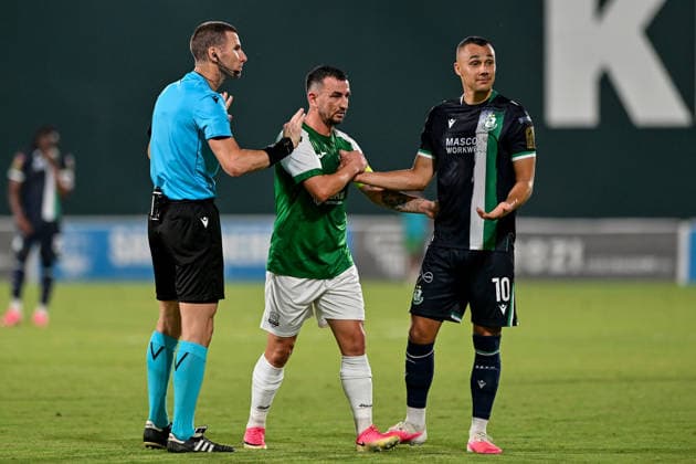 UEFA Europa League Third Qualifying Round Second Leg, Egnatia Arena, Albania 13 8 2026 KF Egnatia vs Shamrock Rovers Referee Georgi Kabakov speaks with Egnatia™s Albano Aleksi and Shamrock Rovers Graham Burke Georgi Kabakov speaks with Albano Aleksi and Graham Burke 13 8 2026  Copyright: xinphox DSC_1879