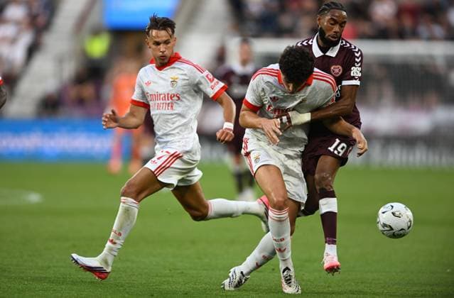 Manu Silva of Benfica, Amar Dedic of Benfica and Sabri Guendouz of Hearts Heart of Midlothian v Benfica, UEFA Europa League, 3rd Qualifying Round, Second Leg, Football, Tynecastle Park, Edinburgh, Scotland, UK - 13 Aug 2026Edinburgh Tynecastle Park United Kingdom  Copyright: xNeilxHanna Shutterstockx 17069356au