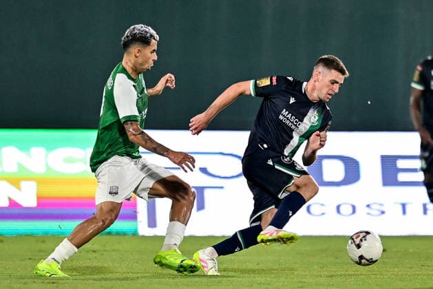 UEFA Europa League Third Qualifying Round Second Leg, Egnatia Arena, Albania 13 8 2026 KF Egnatia vs Shamrock Rovers Shamrock Rovers Dylan Watts is pursued by Fernando Medeiros Dylan Watts is pursued by Fernando Medeiros 13 8 2026  Copyright: xinphox DSC_1904
