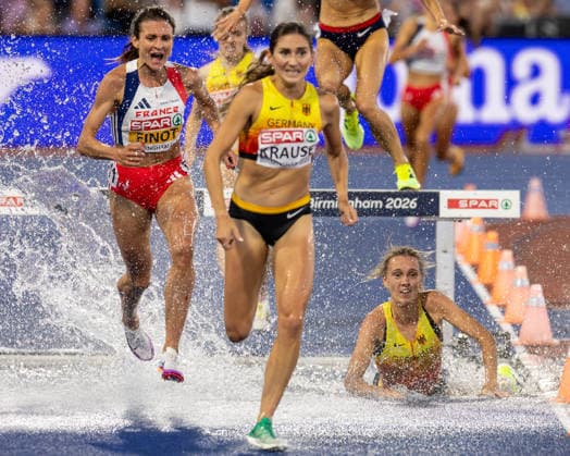 2026 European Athletics Championships, Alexander Stadium, Birmingham, England 13 8 2026 Women™s 3000m Steeplechase Final Germany™s Lea Meyer takes a fall at the water jump Lea Meyer 13 8 2026  Copyright: xx 0U6A1457