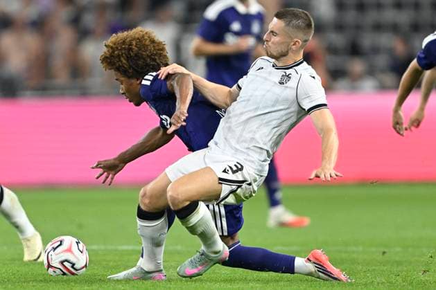 RSC Anderlecht v PAOK - UEFA Europa League ANDERLECHT, BELGIUM - AUGUST 13 : Nga Kana Joshua midfielder of RSC Anderlecht and Kenny Jonjoe of PAOK FC during the UEFA Europa League 2026 27 third qualifying round between RSC Anderlecht and PAOK on August 13, 2026 in Anderlecht, Belgium, 13 08 2026 Anderlecht Belgium  Copyright: xDhax