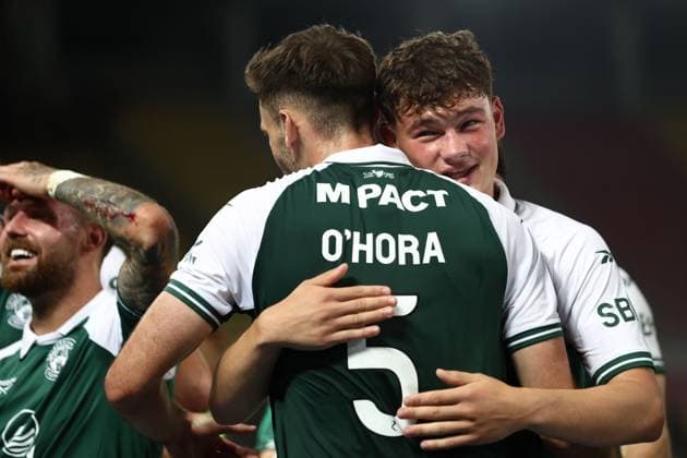 Warren O Hora of Hibernian and Owen Elding of Hibernian embrace after the full time whistle Shkendija v Hibernian, UEFA Conference League, 3rd Qualifying Round, Second Leg, Football, Nacionalna Arena Toe Proeski, Skopje, North Macedonia - 13 Aug 2026Skopje Nacionalna Arena Tose Proeski United Kingdom  Copyright: xNikolaxKrstic Shutterstockx 17069367bt