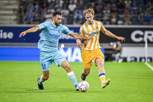 Gent s Matties Volckaert and IFK Goteborg s Noah Tolf pictured in action during a game between Belgian KAA Gent and Swedish IFK Goteborg , in Gent, Belgium, on Thursday 13 August 2026, a return leg game in the third qualifying round of the UEFA Conference League competition. Gent won 0-1 the first leg. TOM GOYVAERTS TomxGoyvaerts  x183322271x