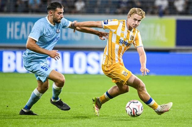 Gent s Matties Volckaert and IFK Goteborg s Noah Tolf pictured in action during a game between Belgian KAA Gent and Swedish IFK Goteborg , in Gent, Belgium, on Thursday 13 August 2026, a return leg game in the third qualifying round of the UEFA Conference League competition. Gent won 0-1 the first leg. TOM GOYVAERTS TomxGoyvaerts  x183322276x