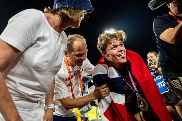 260813 Sander Aae Skotheim of Norway celebrates with family after men s decathlon 1500 meter during day 4 of the 2026 European Athletics Championships on August 13, 2026 in Birmingham. Photo: Mathias Bergeld BILDBYRAN kod MB MT1068 friidrott athletics friidrett friidrotts-em em friidretts-em 2026 european athletics championships 4 bbeng *** August 13, 2026: Sander Aae Skotheim of Norway celebrates with his family after the men’s decathlon 1,500-meter race on Day 4 of the 2026 European Athletics Championships on August 13, 2026 in Birmingham. Photo by Mathias Bergeld. BILDBYRAN code MB MT1068. track and field, athletics, friidrett, friidrotts EM, 2026 European Athletics Championships, 4 BBENG  Copyright: MATHIASxBERGELD BB260813MB140