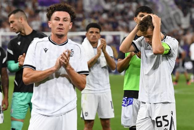 PAOK s players look dejected after losing a game between Belgian RSC Anderlecht and Greek club PAOK , in Anderlecht, Brussels, Belgium, on Thursday 13 August 2026, a return leg game in the third qualifying round of the UEFA Europa League competition. RSCA won 0-1 the first leg. JILLxDELSAUX  x183322386x
