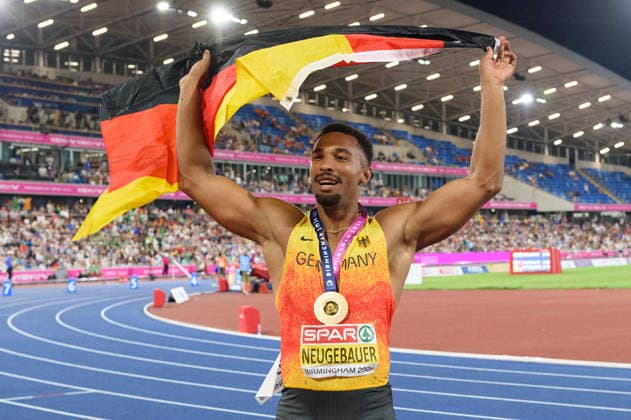 BIRMINGHAM, GREAT BRITAIN - August 13: Leo Neugebauer (Germany) celebrating in front of his fans and family after winning the decathlon during the European Athletics Championships 2026 at Alexander Stadium in Birmingham, Great Britain (Photo by Sven Beyrich Sports Press Photo)  Copyright: xSvenxBeyrich SportsxPressxPhotox Sportspressphoto_SPR205586