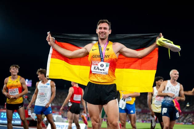 13.08.2026, GBR, Leichtathletik, Europameisterschaft 2026, Abendsession Tag 4, Birmingham Niklas Kaul ( Deutschland ) jubelt über Platz 2 und Silber Medaille, Zehnkampf Herren Birmingham Alexander Stadium England Großbritannien *** August 13, 2026, GBR, Track and Field, 2026 European Championships, Evening Session, Day 4, Birmingham; Niklas Kaul of Germany celebrates his 2nd-place finish and silver medal, Men s Decathlon, Birmingham Alexander Stadium, England, United Kingdom Copyright: xNordphoto Memmlerx