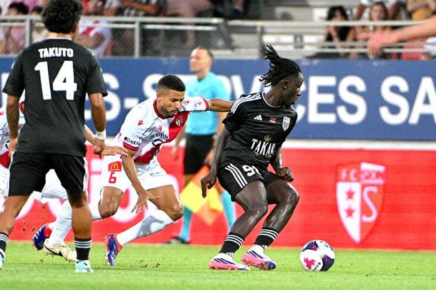 Sion, 13.08.2026, Football UEFA Conference League, FC Sion - FC Noah, Marquinhos (FCS 6) duel with Brian Oddei (Noah 98) (Frederic Dubuis Imago) FC SION - FC NOAH Imago