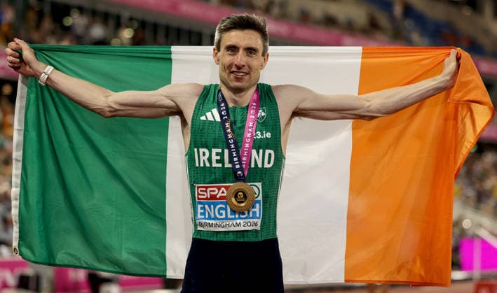 2026 European Athletics Championships, Alexander Stadium, Birmingham, England 13 8 2026 Men™s 800m Final Ireland™s Mark English celebrates with his gold medal Mark English celebrates with his gold medal 13 8 2026  Copyright: xx 0S9A2774