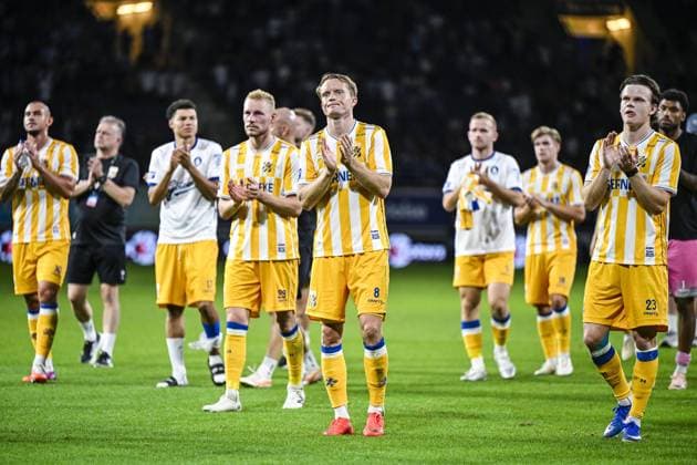 IFK Goteborg s Sam Larsson looks dejected after losing a game between Belgian KAA Gent and Swedish IFK Goteborg , in Gent, Belgium, on Thursday 13 August 2026, a return leg game in the third qualifying round of the UEFA Conference League competition. Gent won 0-1 the first leg. TOM GOYVAERTS TomxGoyvaerts  x183322985x