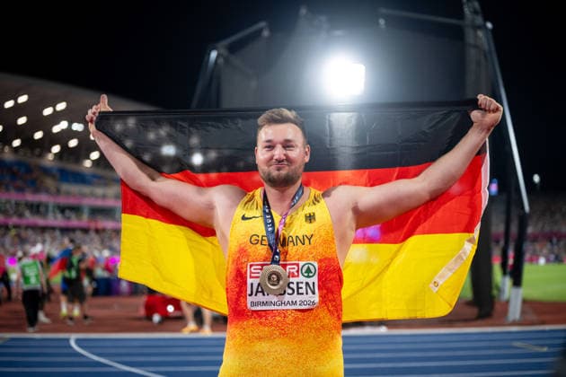 13.08.2026, GBR, Leichtathletik, Europameisterschaft 2026, Abendsession Tag 4, Birmingham Henrik Janssen ( Deutschland ) jubelt über Platz 3 und Bronze Medaille, Diskuswurf Herren, Finale Birmingham Alexander Stadium England Großbritannien *** August 13, 2026, GBR, Track and Field, 2026 European Championships, Evening Session, Day 4, Birmingham Henrik Janssen of Germany celebrates his 3rd-place finish and bronze medal in the men s discus throw final at Alexander Stadium in Birmingham, England, United Kingdom Copyright: xNordphoto Memmlerx