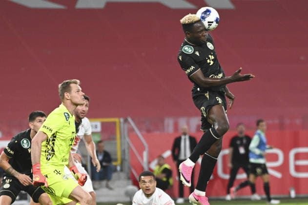 IPA87455928 - Denes Dibusz (Fer) and Bamidele Yusuf (Fer) during the UEFA Europa League match between Gornik Zabrze and Ferencvaros at the Arena Zabrze in Zabrze, Poland, on August 13, 2026  Copyright: xMichalxDubiel IPAxSportx xx 87455928