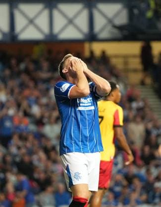 Rangers captain Lawrence Shankland reacts after Bojan Miovski headed the ball wide of the Jagiellonia goal. Rangers v Jagiellonia Bialystok, UEFA Europa League, 3rd Qualifying Round, Second Leg, Football, Ibrox Stadium, Glasgow, Scotland, UK - 13 Aug 2026Glasgow Ibrox Stadium Scotland United Kingdom  Copyright: xStuartxWallace Shutterstockx 17069359cd