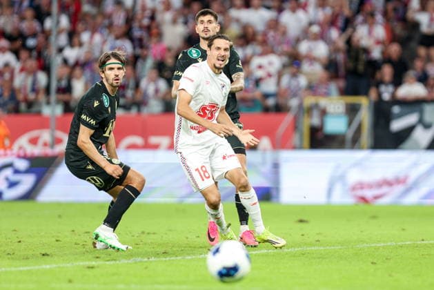 13.08.2026, Zabrze Liga Europy UEFA sezon 2026 27 runda III kwalifikacji, Gornik Zabrze - Ferencvaros Budapeszt - UEFA Europa League football Match season 2026 27 round III qualification Gornik Zabrze - Ferencvaros Budapest Nz. Lukas Sadilek Fot. Michal Chwieduk Arena Akcji NEWSPIX.PL --- newspix.pl 