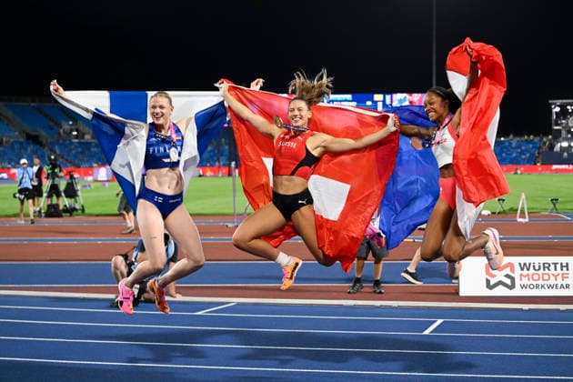 LKS 20260814 From left, 2nd placed Wilma Heltelä of Finland, winner Angelica Moser of Switzerland and 3rd placed Marie-Julie Bonnin of France celebrate after the women s pole vault final at the European Athletics Championships 2026 in Birmingham, on August 13, 2026. - ANTTI AIMO-KOIVISTO Birmingham United Kingdom 6nFVszHl828  Copyright: xAnttixAimo-Koivistox 6nFVszHl828