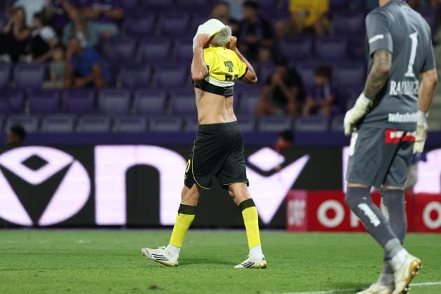 13.August.2026 - SOCCER - 2026 27 UEFA Conference League, Third Qualifying Round, 2nd Leg, FK Austria Wien vs Beitar Jerusalem Tomer Yosefi (Beitar Jerusalem) shows disappointment after the match Vienna Franz-Horr-Stadion (Generali-Arena) Vienna Austria Copyright: xYigitxOermex xPsxImagesxYigitxOermex xPsxImagesx