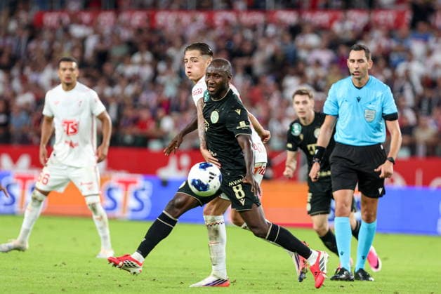 13.08.2026, Zabrze Liga Europy UEFA sezon 2026 27 runda III kwalifikacji, Gornik Zabrze - Ferencvaros Budapeszt - UEFA Europa League football Match season 2026 27 round III qualification Gornik Zabrze - Ferencvaros Budapest Nz. Kacper Urbanski Naby Keita Fot. Michal Chwieduk Arena Akcji NEWSPIX.PL --- newspix.pl 