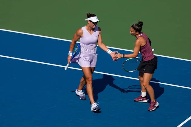 National Bank Open 2026 - Women’s Doubles Final TORONTO, CANADA - AUGUST 13 : Sara Errani of Italy (R) and Nicole Melichar-Martinez of the United States (L) against Katerina Siniakova of Czech Republic and Shuai Zhang of China in women’s doubles final round match during day 13 of WTA, Tennis Damen 1000 National Bank Open in Toronto, Ontario, Canada on August 13, 2026. Mert Alper Dervis Anadolu Ontario Canada. Editorial use only. Please get in touch for any other usage.  Copyright: x2026xAnadoluxMertxAlperxDervisx