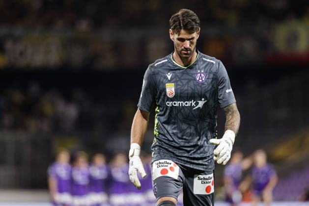 SOCCER - UEFA ECL, A.Wien vs Beita VIENNA,AUSTRIA,13.AUG.26 - SOCCER - UEFA Conference League, qualification, FK Austria Wien vs Beitar Jerusalem. Image shows Samuel Sahin-Radlinger (A.Wien) and the team of A.Wien.  GEPAxpictures xArminxRauthner