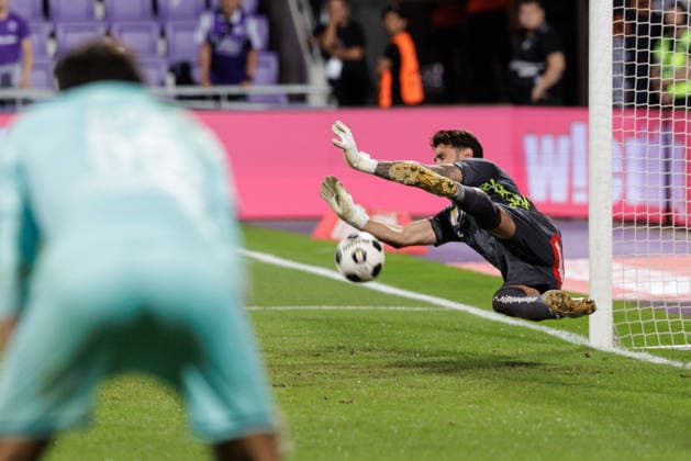 SOCCER - UEFA ECL, A.Wien vs Beita VIENNA,AUSTRIA,13.AUG.26 - SOCCER - UEFA Conference League, qualification, FK Austria Wien vs Beitar Jerusalem. Image shows Samuel Sahin-Radlinger (A.Wien). Keywords: penalty.  GEPAxpictures xArminxRauthner
