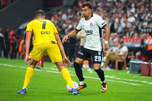 ISTANBUL, TURKEY - AUGUST 13: Ilhan Fakili (29) of Besiktas and Jakub Uhrincat (7) of Hradec Kralove controls the ball during the UEFA Europa League 2026 27 third qualifying round second leg match between Besiktas JK and Hradec Kralove at Besiktas Park on August 13, 2026 in Istanbul, Turkey. Istanbul Besiktas Turkey Copyright: xSeskimphotox Besiktas-Hradec-1308 (126)