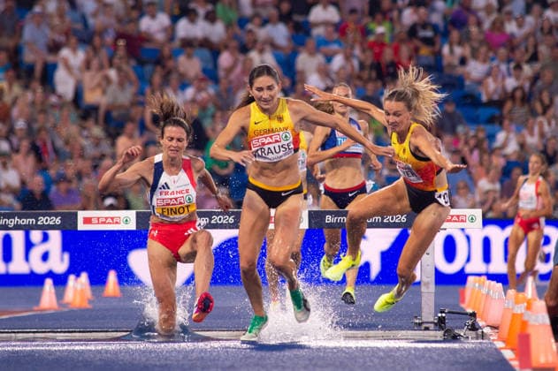 Lea Mayer of Germany falls at the final hurdle in the Womens 3000m Steeplechase at the European Athletics Championships at Alexander Stadium in Birmingham, England (Sean Walsh Sports Press Photo)  Copyright: xSeanxWalshx Sportspressphoto_SPR205615