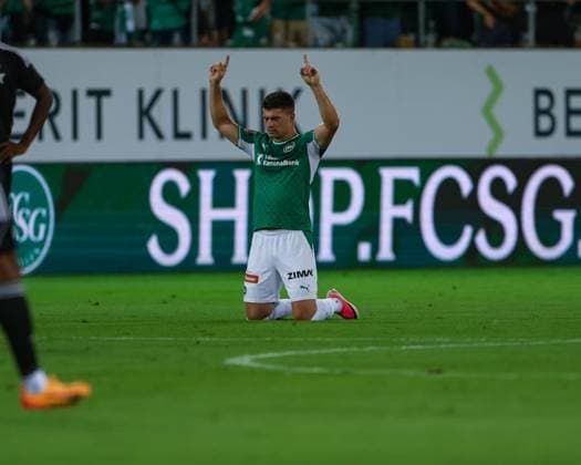 Jozo Stanic (4, FC St. Gallen 1879) beim Schlusspfiff Photo: Urs Ottiger  Copyright: xUrsxOttigerx Sportspressphoto_SPR205721