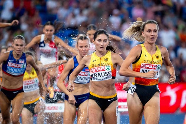 13.08.2026, GBR, Leichtathletik, Europameisterschaft 2026, Abendsession Tag 4, Birmingham Gesa Felicitas Krause ( Deutschland ), davor Lea Meyer ( Deutschland ) im Wassergraben, 3000 Meter Hindernislauf Damen, Finale Birmingham Alexander Stadium England Großbritannien *** August 13, 2026, GBR, Track and Field, 2026 European Championships, Evening Session Day 4, Birmingham: Gesa Felicitas Krause (Germany), preceded by Lea Meyer (Germany) in the water jump, Women’s 3,000-meter Steeplechase, Final, Birmingham Alexander Stadium, England, Great Britain Copyright: xNordphoto Memmlerx