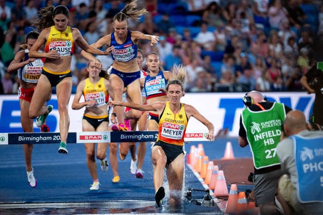 13.08.2026, GBR, Leichtathletik, Europameisterschaft 2026, Abendsession Tag 4, Birmingham Gesa Felicitas Krause ( Deutschland ), Ilona Mononen ( Finnland ), Lea Meyer ( Deutschland ) im Wassergraben, 3000 Meter Hindernislauf Damen, Finale Birmingham Alexander Stadium England Großbritannien *** August 13, 2026, GBR, Track and Field, 2026 European Championships, Evening Session Day 4, Birmingham: Gesa Felicitas Krause (Germany), Ilona Mononen (Finland), Lea Meyer (Germany) in the water jump, Women’s 3,000-meter Steeplechase, Final, Birmingham Alexander Stadium, England, Great Britain Copyright: xNordphoto Memmlerx