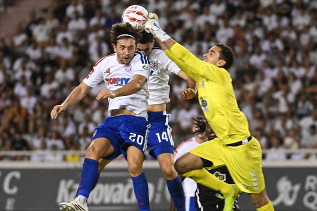 Croatia, Split, 130826. Poljud Stadium. Second match of the 3rd qualifying round of the Conference Ligue, Hajduk - Zalgiris. In the photo: Alberto del Moral, Carlos Olses. Photo: Tom Dubravec CROPIX Split CROATIA Copyright: xxTomxDubravecx hajduk_zalgiris75-130826