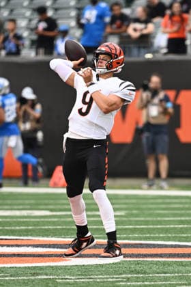 August 13, 2026: Cincinnati Bengals quarterback Joe Burrow (9) passes the ball during warm ups before playing the Detroit Lions in their game in Cincinnati, Ohio. Cal Media Cincinnati USA - ZUMAc04_ 20260813_zma_c04_001 Copyright: xBrentxClarkx