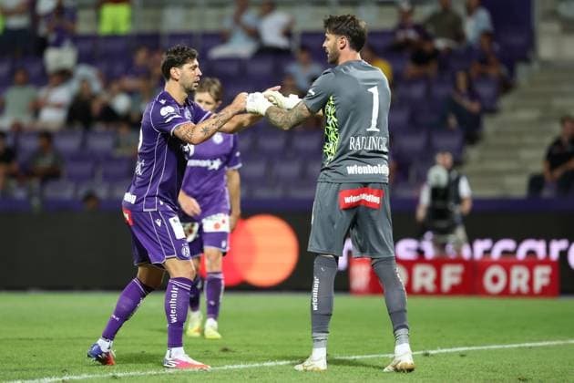 13.August.2026 - SOCCER - 2026 27 UEFA Conference League, Third Qualifying Round, 2nd Leg, FK Austria Wien vs Beitar Jerusalem Aleksandar Dragovic (Austria Wien) and Samuel Radlinger (Austria Wien) gestures Vienna Franz-Horr-Stadion (Generali-Arena) Vienna Austria Copyright: xYigitxOermex xPsxImagesxYigitxOermex xPsxImagesx