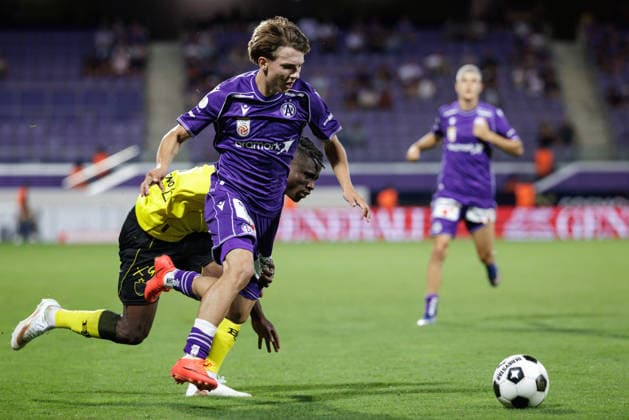 SOCCER - UEFA ECL, A.Wien vs Beita VIENNA,AUSTRIA,13.AUG.26 - SOCCER - UEFA Conference League, qualification, FK Austria Wien vs Beitar Jerusalem. Image shows Nana Antwi (Beitar) and Hasan Deshishku (A.Wien).  GEPAxpictures xArminxRauthner