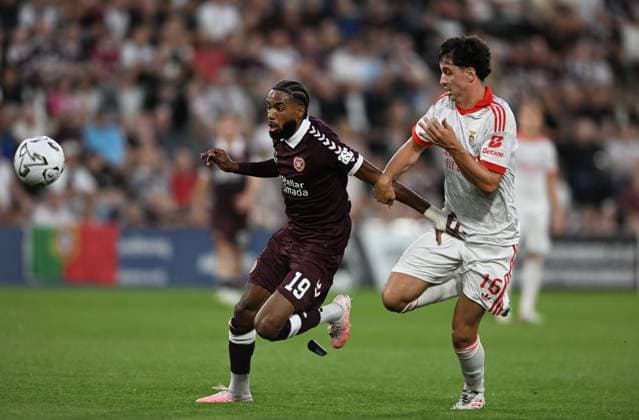 Sabri Guendouz of Hearts and Manu Silva of Benfica Heart of Midlothian v Benfica, UEFA Europa League, 3rd Qualifying Round, Second Leg, Football, Tynecastle Park, Edinburgh, Scotland, UK - 13 Aug 2026Edinburgh Tynecastle Park United Kingdom  Copyright: xNeilxHanna Shutterstockx 17069356df