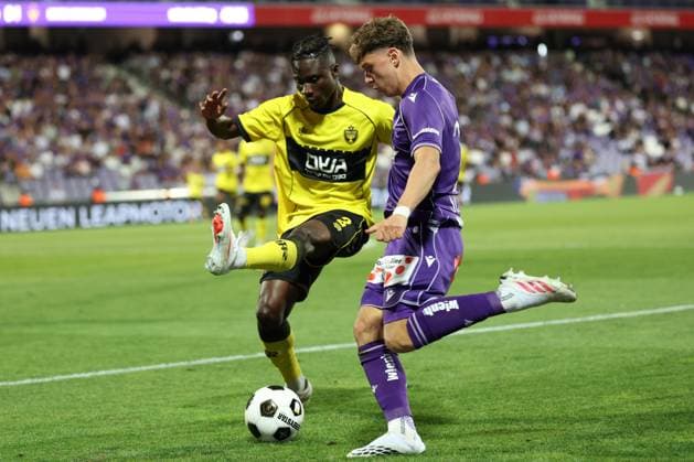 13.August.2026 - SOCCER - 2026 27 UEFA Conference League, Third Qualifying Round, 2nd Leg, FK Austria Wien vs Beitar Jerusalem Nana Antwi (Beitar Jerusalem) and Matteo Schablas (Austria Wien) in one-on-one Vienna Franz-Horr-Stadion (Generali-Arena) Vienna Austria Copyright: xYigitxOermex xPsxImagesxYigitxOermex xPsxImagesx