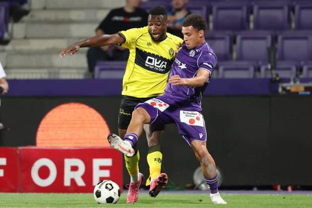 13.August.2026 - SOCCER - 2026 27 UEFA Conference League, Third Qualifying Round, 2nd Leg, FK Austria Wien vs Beitar Jerusalem Johnbosco Kalu (Beitar Jerusalem) and Daniel Nnodim (Austria Wien) in one-on-one Vienna Franz-Horr-Stadion (Generali-Arena) Vienna Austria Copyright: xYigitxOermex xPsxImagesxYigitxOermex xPsxImagesx