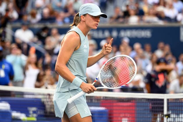 August 13, 2026, Toronto, Ontario, Canada: IGA SWIATEK of Poland celebrates after winning the National Bank Open final at Sobeys Stadium. Swiatek defeated Elena Rybakina of Kazakhstan 6-2, 6-3 to win the title. Toronto Canada - ZUMAr228 20260813_znp_r228_016 Copyright: xVasiliyxRyabykhx