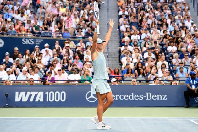 August 13, 2026, Toronto, Ontario, Canada: IGA SWIATEK of Poland celebrates after winning the National Bank Open final at Sobeys Stadium. Swiatek defeated Elena Rybakina of Kazakhstan 6-2, 6-3 to win the title. Toronto Canada - ZUMAr228 20260813_znp_r228_017 Copyright: xVasiliyxRyabykhx