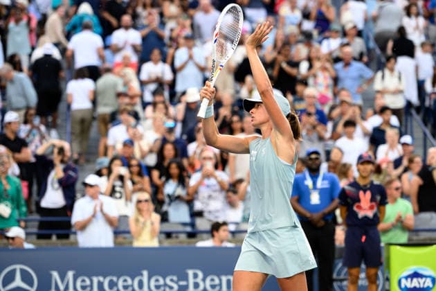 August 13, 2026, Toronto, Ontario, Canada: IGA SWIATEK of Poland celebrates after winning the National Bank Open final at Sobeys Stadium. Swiatek defeated Elena Rybakina of Kazakhstan 6-2, 6-3 to win the title. Toronto Canada - ZUMAr228 20260813_znp_r228_022 Copyright: xVasiliyxRyabykhx