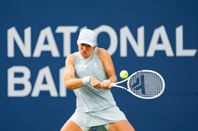 TORONTO, ON - AUGUST 13: Iga Swiatek of Poland returns a shot during the Final match of the WTA, Tennis Damen National Bank Open tournament on August 13, 2026 at Sobeys Stadium in Toronto, ON, Canada (Photo by Julian Avram Icon Sportswire) TENNIS: AUG 13 National Bank Open EDITORIAL USE ONLY Icon2608130117