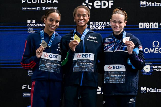 Mary-Ambre Moluh of France, silver, Sara Curtis of Italy, gold and new world record, Lauren Cox of Great Britain, bronze attend the medal ceremony of the swimming 50m Backstroke Women Final during the European Aquatics Championships at the Olympic Aquatic Center in Paris (France), August 13, 2026. Giorgio Scala DBM - Deepbluemedia Insidefoto